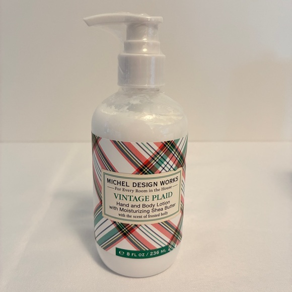 Michel Design Works Vintage Plaid Hand and Body Lotion Frosted Holly New in Box - Picture 2 of 10